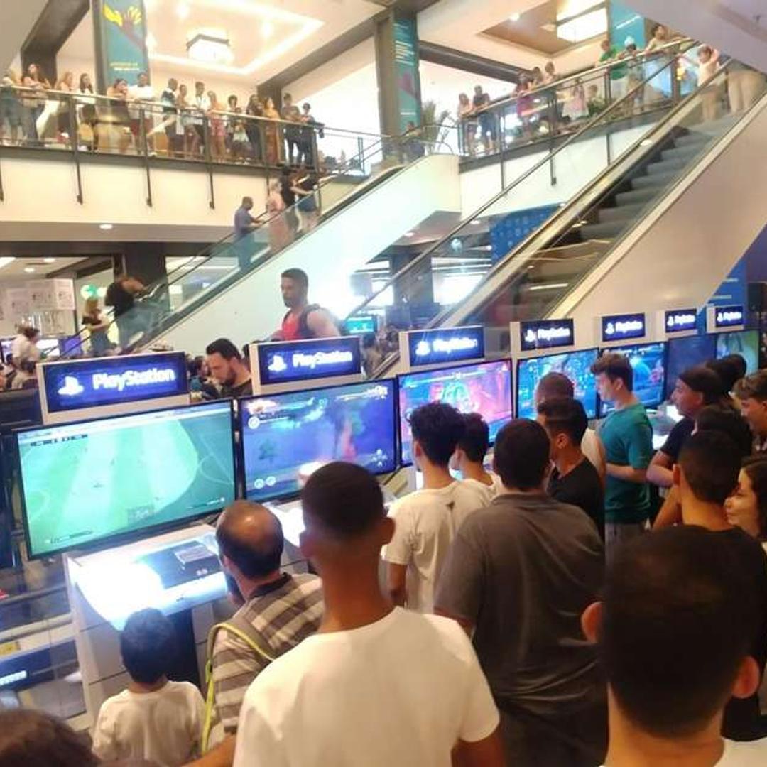 Desfile de Pixels e Nostalgia: O Museu do Videogame Chega a São Paulo para um Carnaval Épico!