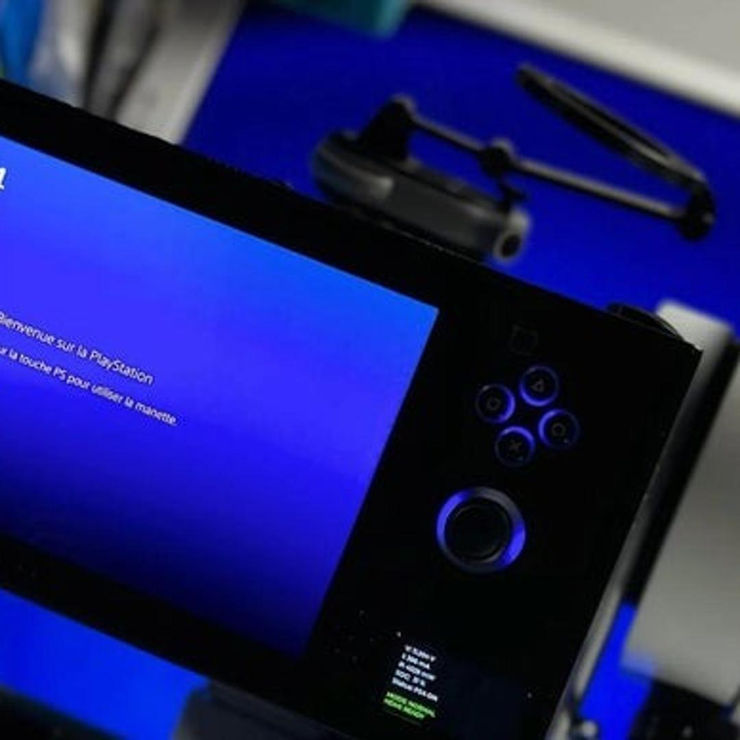 O Sonho Portátil do PS4 Ganha Vida: Fã Genial Transforma o Console com OLED e Bateria de 3 Horas!